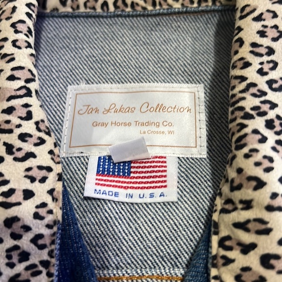 Vintage Jean vest with cheetah print details made in USA 100% cotton size small - Picture 2 of 10